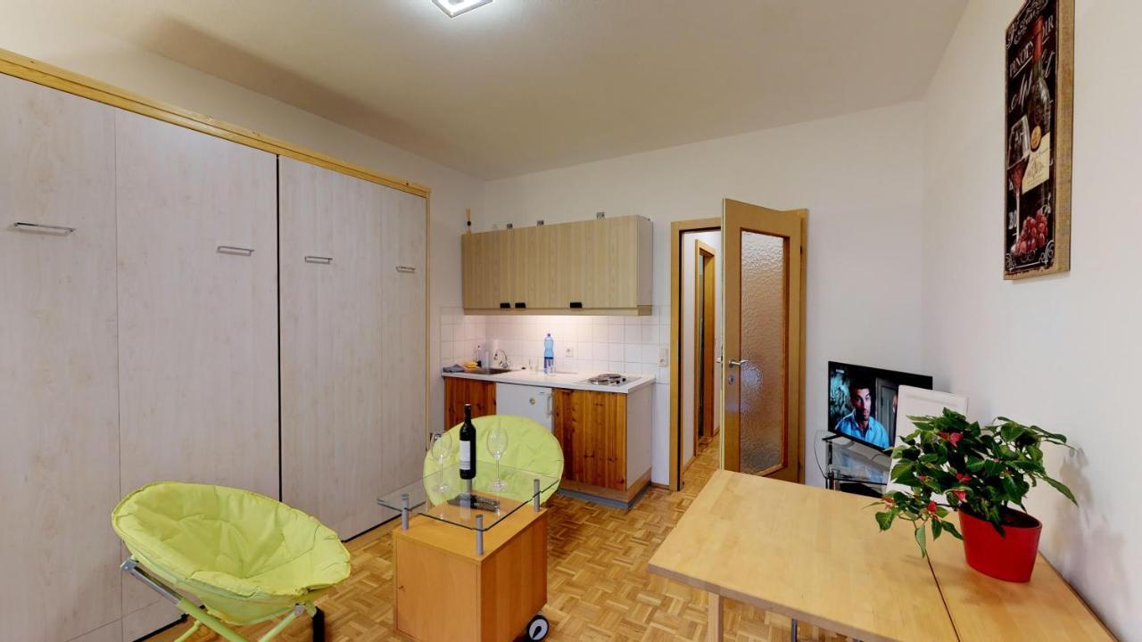 Appartement Vintage Garconiere Mit Balkon - 25 M2 à Gmunden Extérieur photo